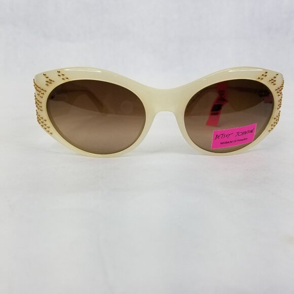 Betsey Johnson Sunglasses Pearlized White Plastic Cat Eye Gold Studs Size Small - Picture 5 of 14